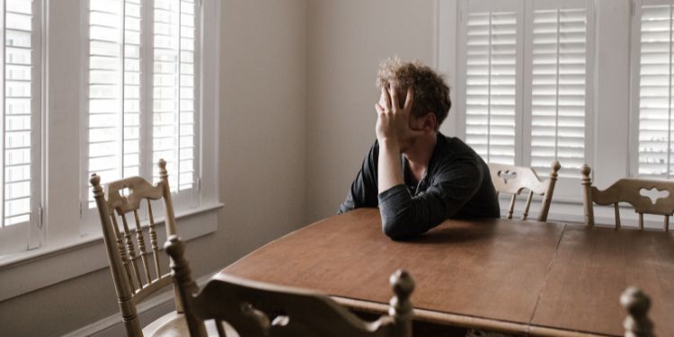 Isolamento: sintomo comune della depressione